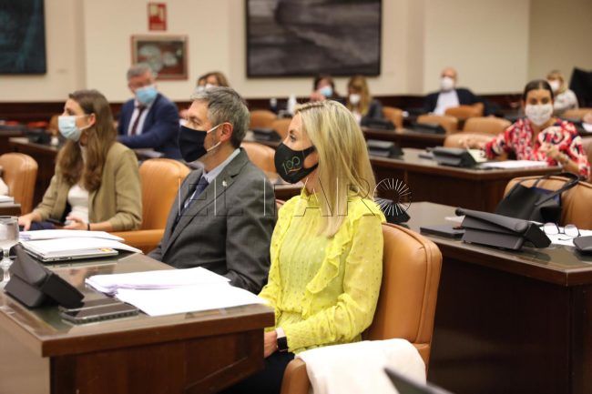 El Faro - Más de 700 preguntas registradas por Vox Ceuta tras un año en las Cortes