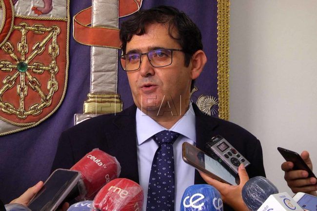 De Alba dimite tras el escándalo de la contratación de su pareja como interina