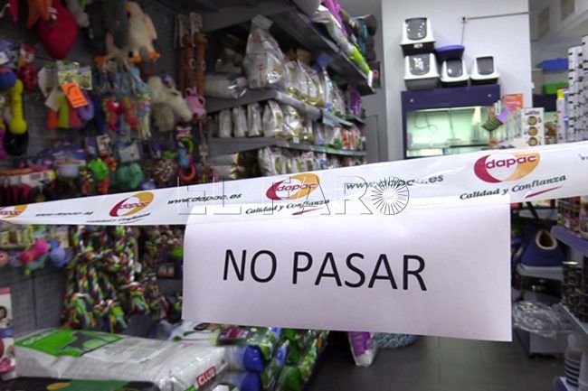 El Faro - Recogida de firmas en Internet contra el cierre de la actividad no esencial a las 18:00 horas