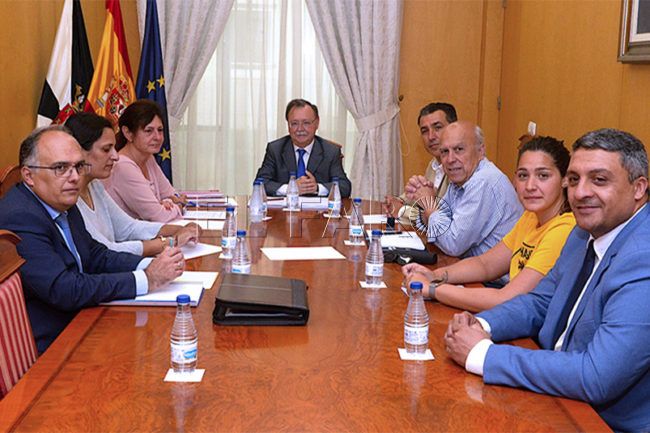 El Faro - Yamal Dris tiene más posibilidades que Lorena Miranda para salir del Ejecutivo