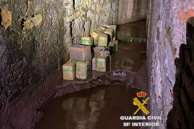Un tangerino, detenido en Gibraltar por una semirrígida y 1.300 kilos de hachís