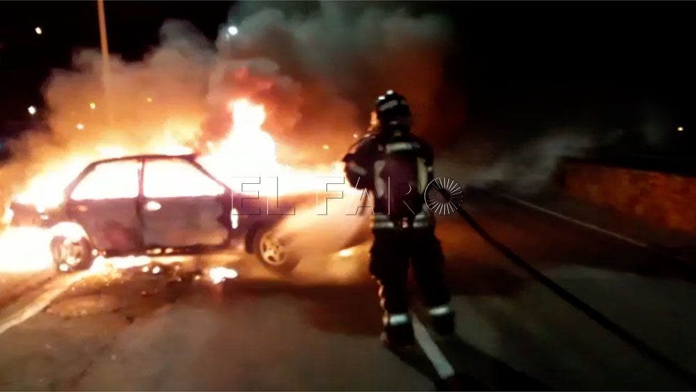 calle-cortada-coche-ardiendo-2