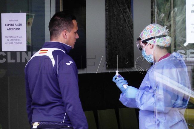 Vox denuncia la falta de medidas contra el intrusismo en la sanidad privada