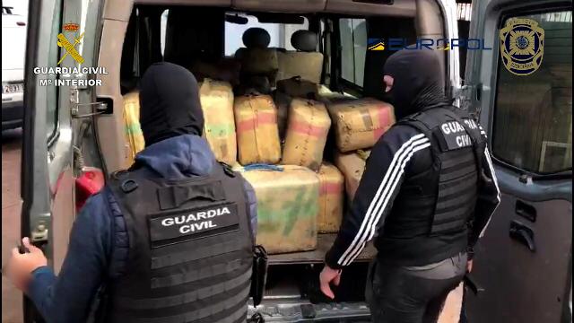 Pilotos ceutíes implicados en una red de tráfico de hachís