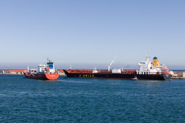 El puerto de Ceuta recibe un buque para la descarga de 24.000 toneladas de gasoil en sus instalaciones
