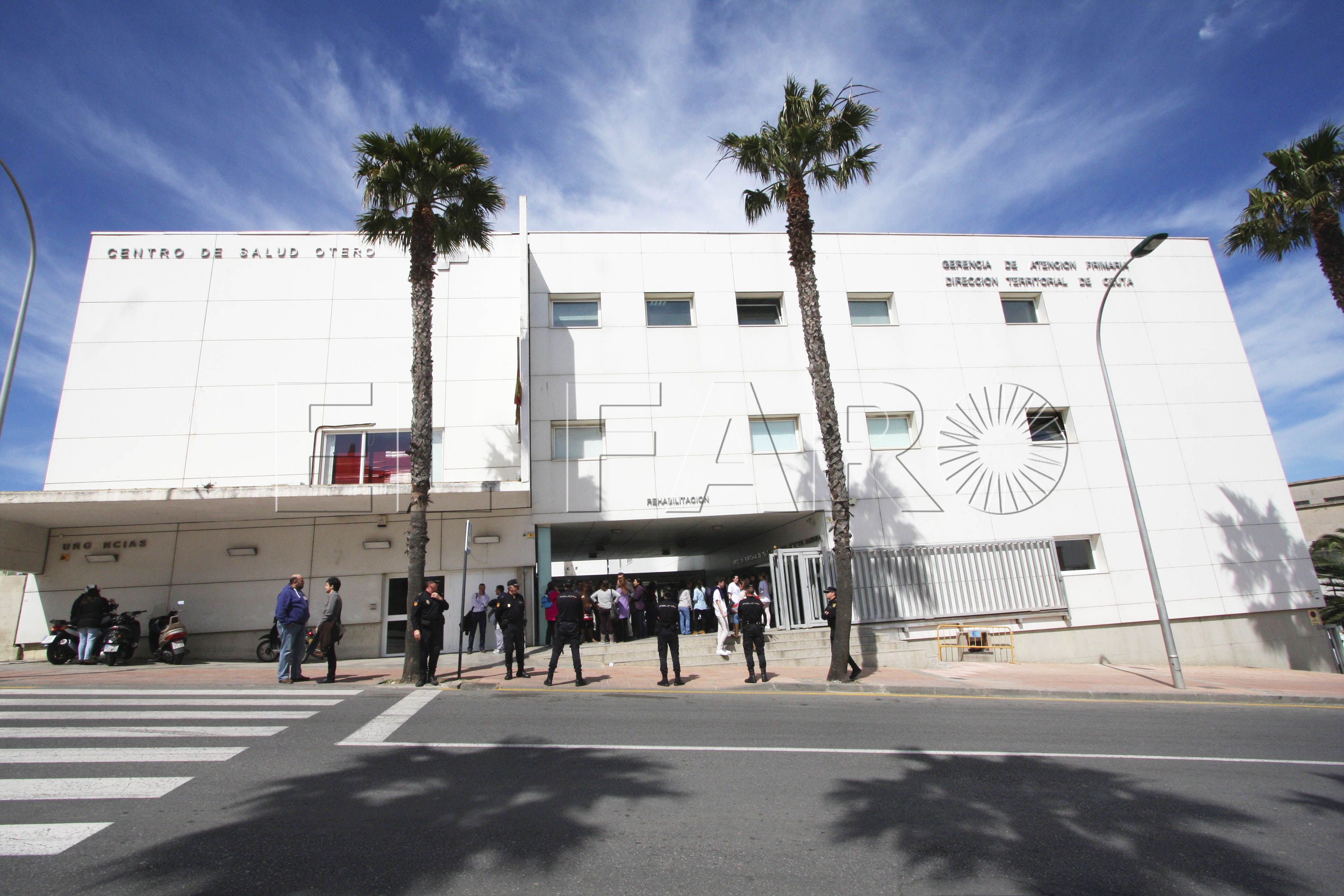centro-salud-otero-puerta-policia