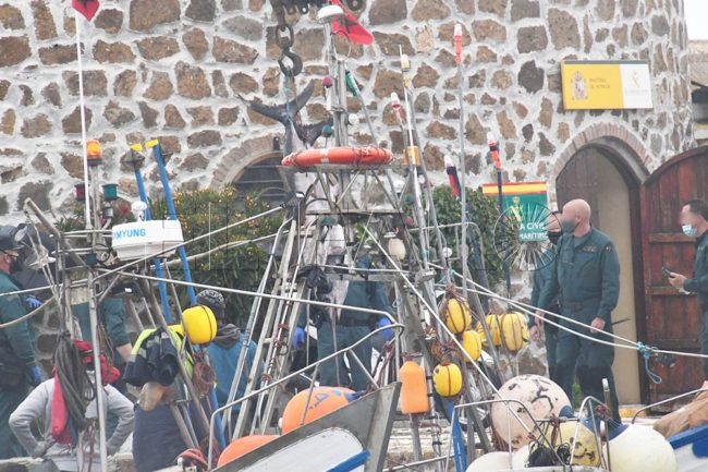 López pregunta si se intensificarán las actuaciones contra la pesca ilegal en aguas del Estrecho