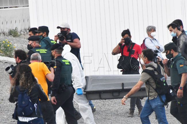 La Guardia Civil encuentra un segundo cadáver en el Tarajal