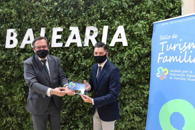 Baleària recibe el Sello Turismo Familiar por los servicios que ofrece a estos clientes