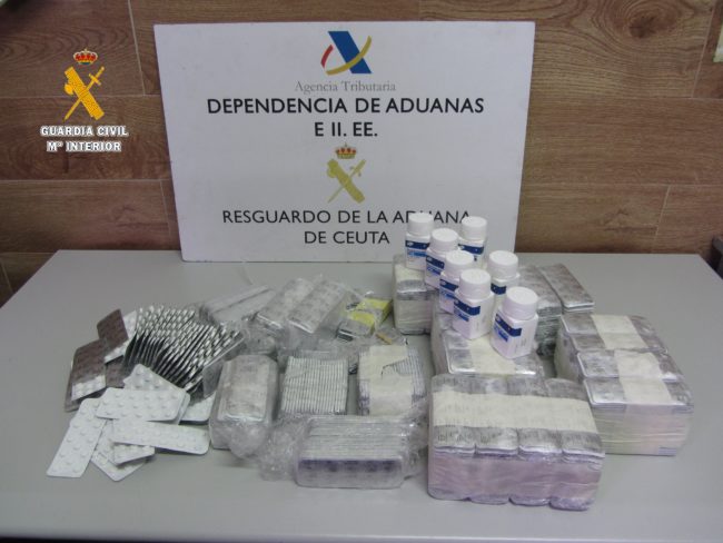 Le detuvieron con un cargamento de pastillas y ahora reconoce el delito
