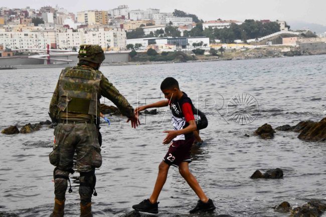 Vox no apoyará iniciativas de la Junta de Andalucía por acoger a menores inmigrantes desde Ceuta