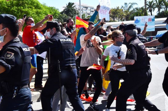 Imputados los presuntos autores de daños a los vehículos en la visita de Sánchez