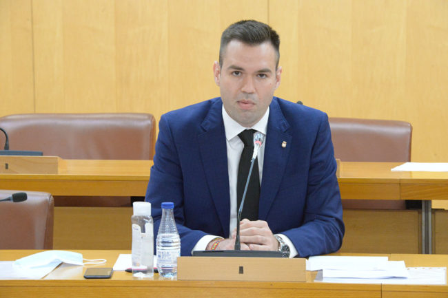 Vox pide a Delegación que ponga «orden» ante una concentración contra la actividad docente de Verdejo