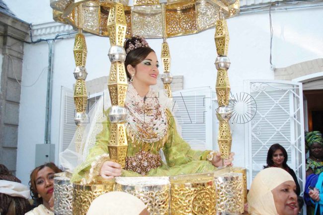 Marruecos prohíbe las bodas y toque de queda a partir de las once
