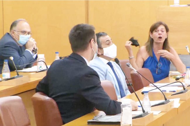 Deu replica el “cacareo del gallito mañanero” de Verdejo con datos sobre la gestión en los asentamientos