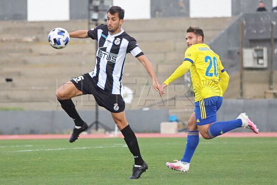 El central José Manuel Carrasco llega a las filas del Ceuta
