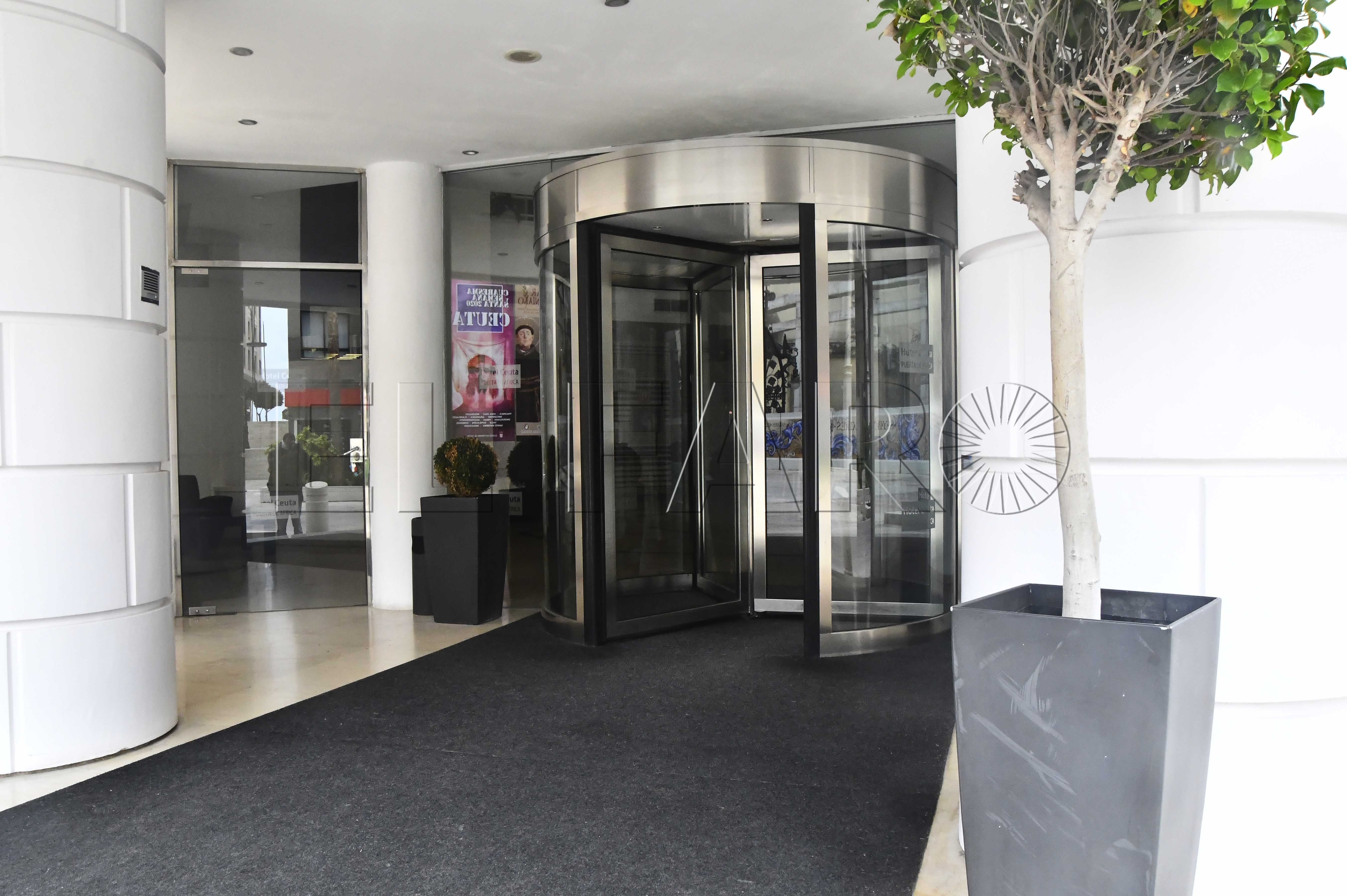 puerta-hotel-puerta-africa-entrada