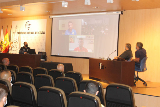 Charla-coloquio del CTA con dos árbitros nacionales del fútbol profesional