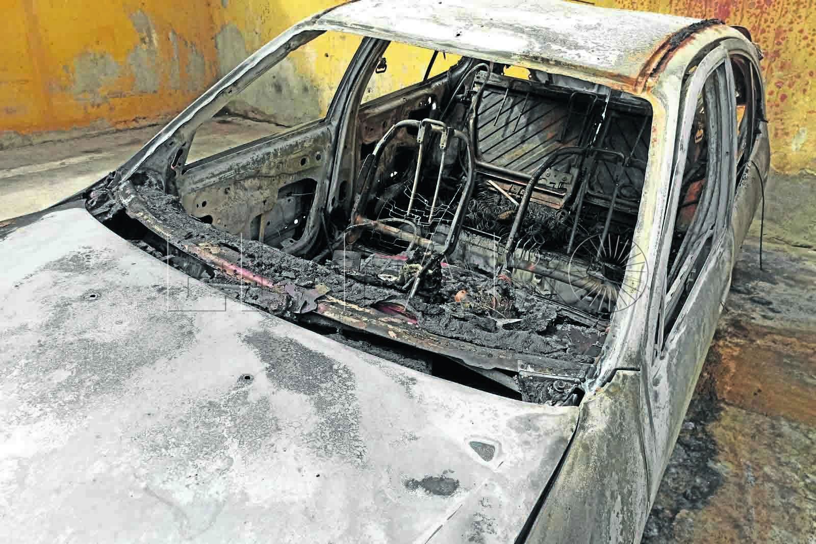 coche-quemado-los-rosales2