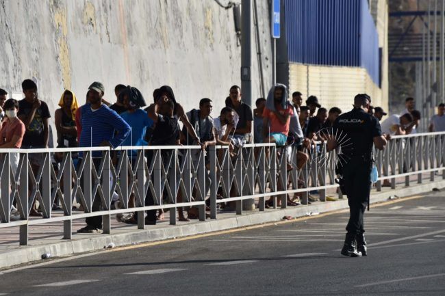 Así puede pedir la cita previa para acceder a la regularización extraordinaria de inmigrantes