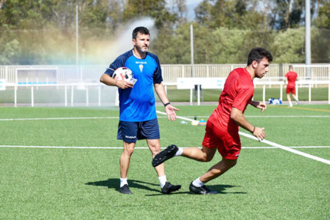La AD Ceuta FC se hace con los servicios del central Ezequiel León