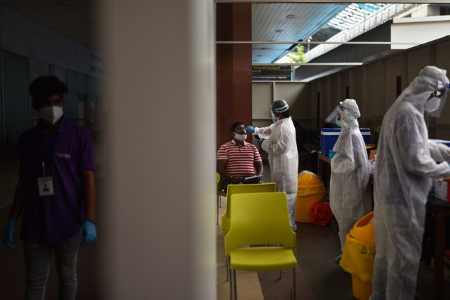 Sanidad licita la realización de las pruebas PCR de covid