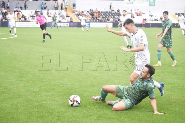 Juega su primer partido a domicilio