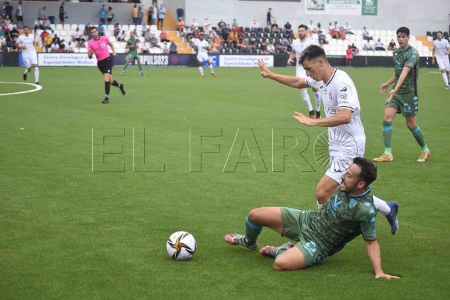 El Ceuta sube hasta la novena plaza