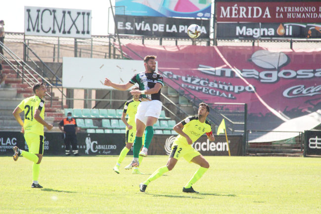 El Ceuta consigue un buen empate en el campo del Mérida (1-1)