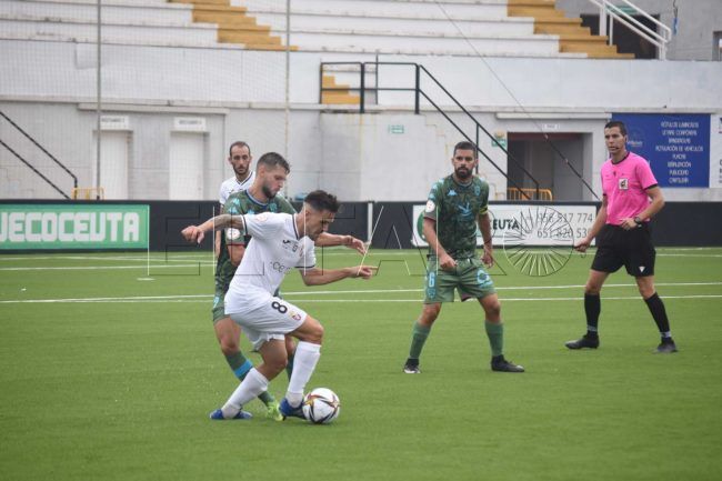 La AD Ceuta, en los puestos bajos