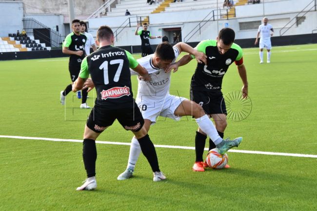 El Ceuta B vuelve a caer en casa ante un fuerte Ciudad de Lucena