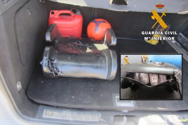 El Faro - A prisión por intentar pasar hachís en una silla de bebé
