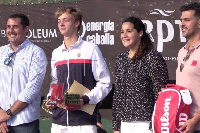 Esteve Agustí y Claudia Martínez ganan el campeonato en categoría junior