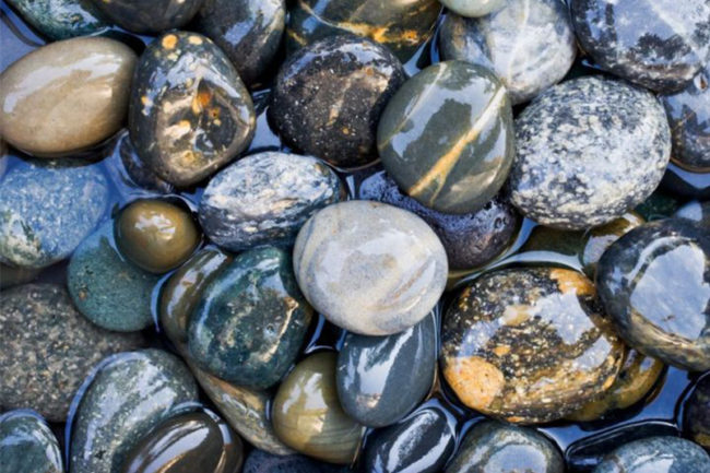 Cuando el río suena, agua, o piedra, lleva
