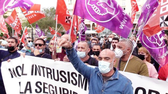 El Faro - UGT ve una «aberración» definir las funciones de vigilancia privada como «represivas»