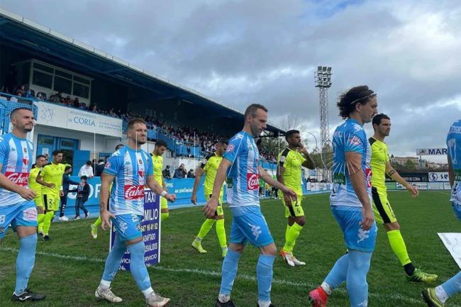 El Ceuta sigue cerca del play-off