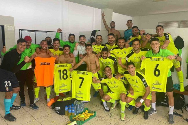 El Ceuta asciende a la tercera plaza tras vencer al Mensajero