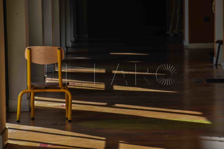aula-coelgio-pasillo-centro-escolar