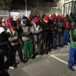 subsaharianos-ceti-rezan-protesta-policia-003