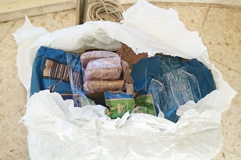 Intenta cruzar más de 20 kilos de hachís pero dice que no era consciente