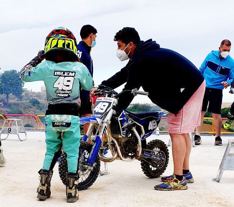 Baleària deja en tierra a la promesa del motocross, Islem Abderrahaman