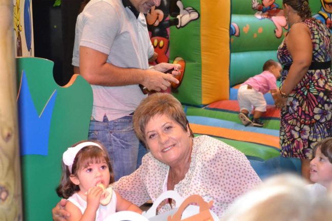 “Gracias abuela por querernos tanto y hacernos felices”