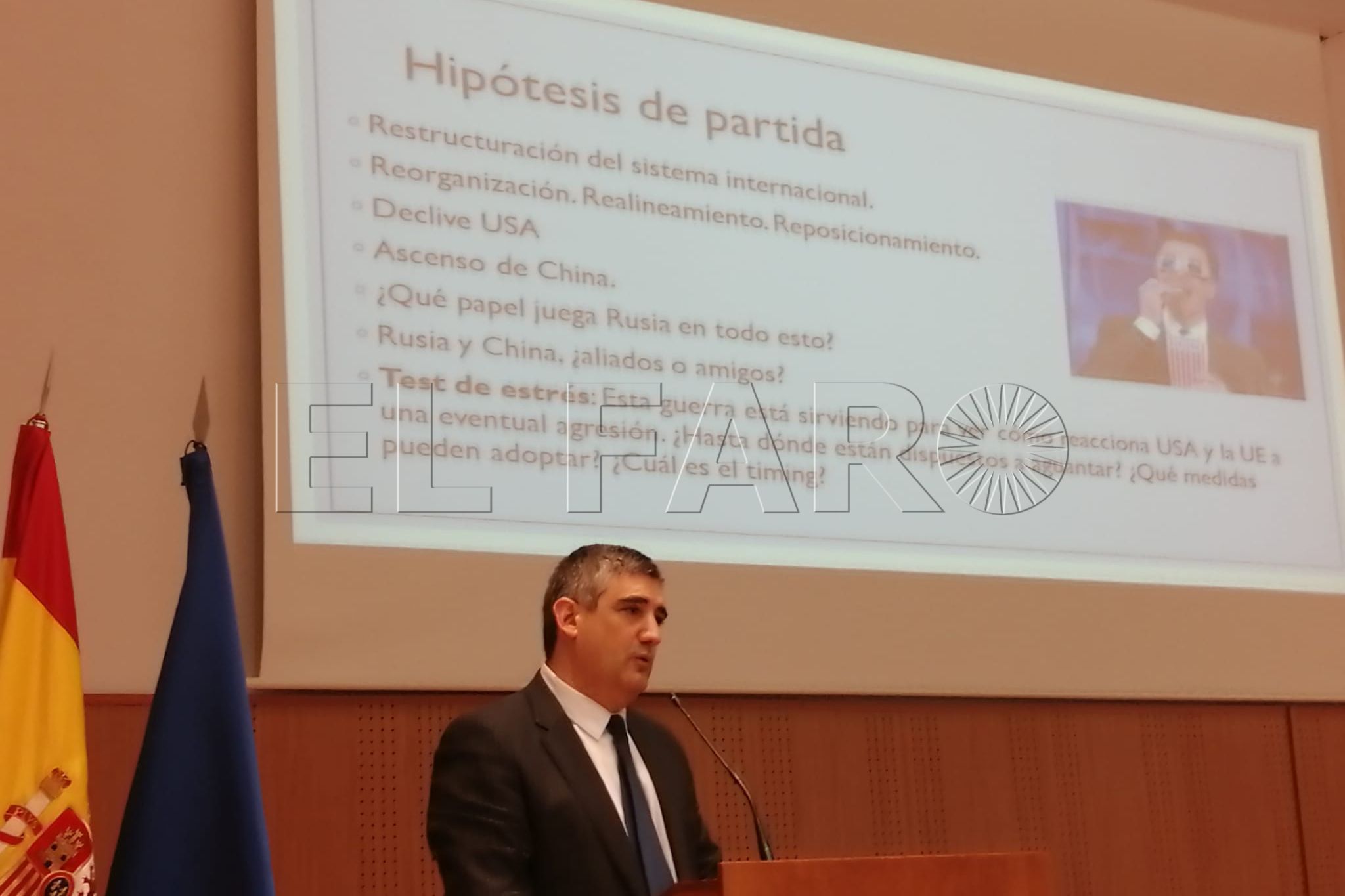 charla-uned-1