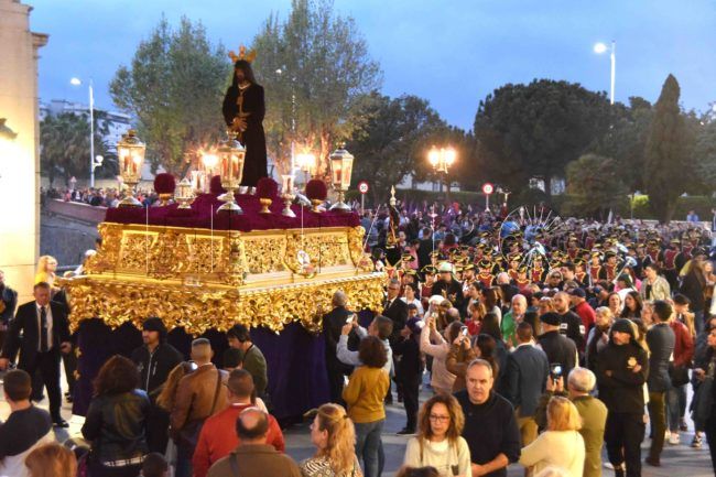 El Cristo de Medinaceli vuelve a encontrarse  con sus fieles