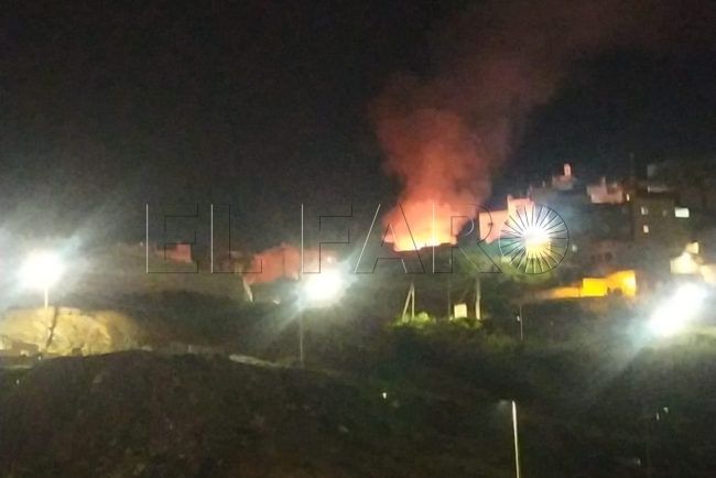 Arcos Quebrados, principal foco de tensión esta noche con dos vehículos quemados