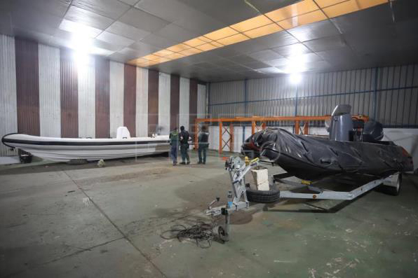 Narcotráfico en el Estrecho: el ‘cementerio’ de unas 350 lanchas incautadas en Algeciras