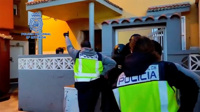 La tarifa de la inmigración: 3.000 euros en patera, 6.000 en moto de agua