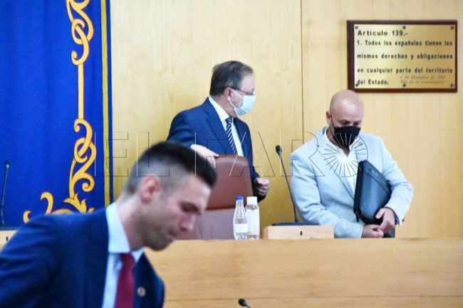 El PSOE sugiere a Bendodo hablar con Bravo para conocer la realidad de Ceuta