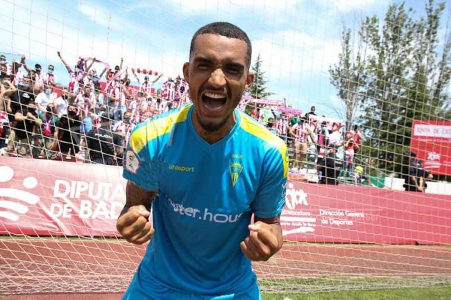 El central francés Robin Lafarge llega a la AD Ceuta