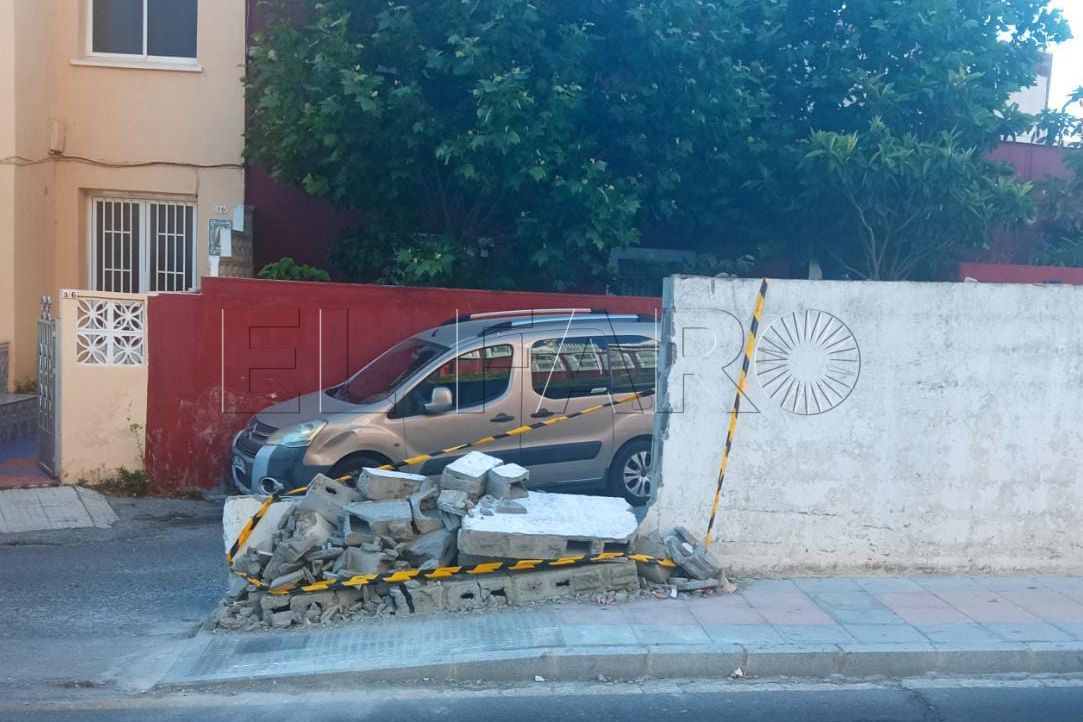 muro-cae-bomberos-benitez